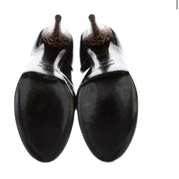 FENDI FF Monogram Heel Patent Leather Pumps - Picture 3 of 5